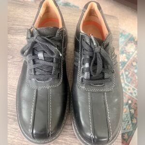 Clarks Black Leather Lace-Up Casual Sneakers